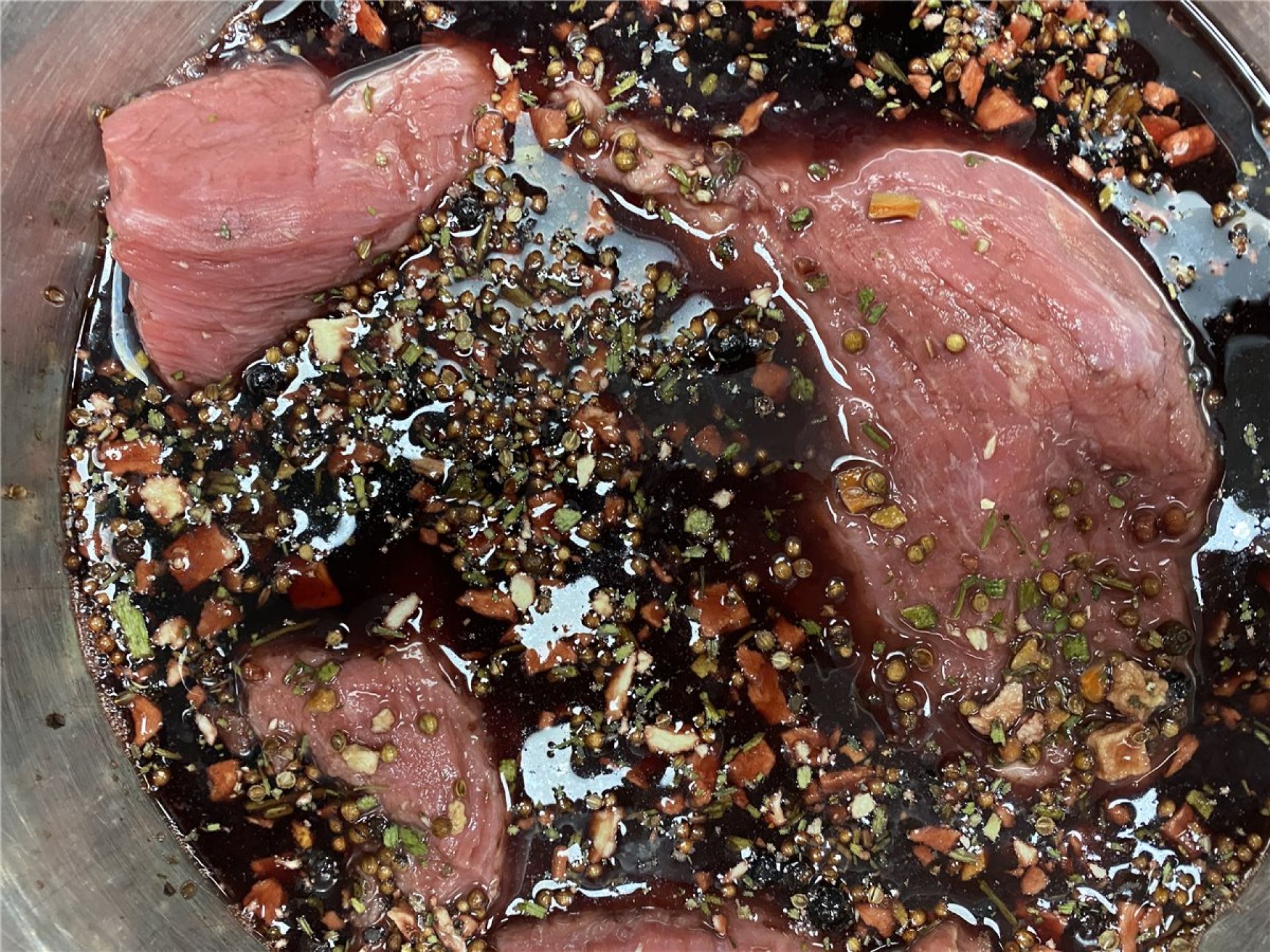 Badischer Sauerbraten 1200g - küchenfertig - Rinderbraten in Sud eingelegt